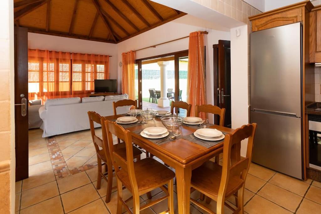 Villa Helen - Heated Pool Wifi Smarttv Barbecue Corralejo Dış mekan fotoğraf