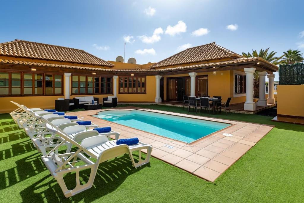 Villa Helen - Heated Pool Wifi Smarttv Barbecue Corralejo Dış mekan fotoğraf