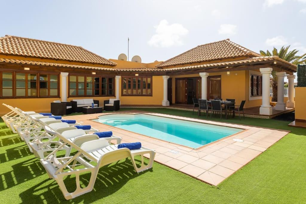 Villa Helen - Heated Pool Wifi Smarttv Barbecue Corralejo Dış mekan fotoğraf