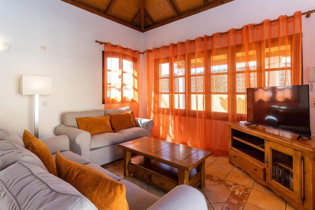Villa Helen - Heated Pool Wifi Smarttv Barbecue Corralejo Dış mekan fotoğraf